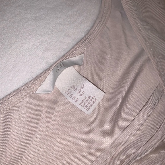H&M 1/2 Sleeve Slim-Fit Tops - Picture 5 of 7